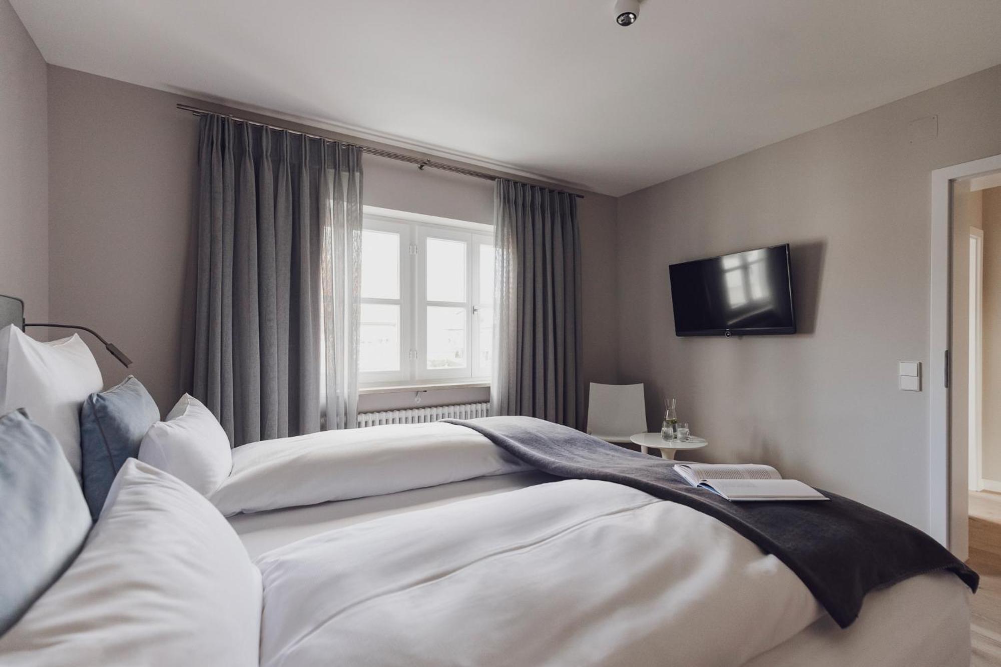 Hotel Caraleon Wasserburg am Bodensee Exterior photo